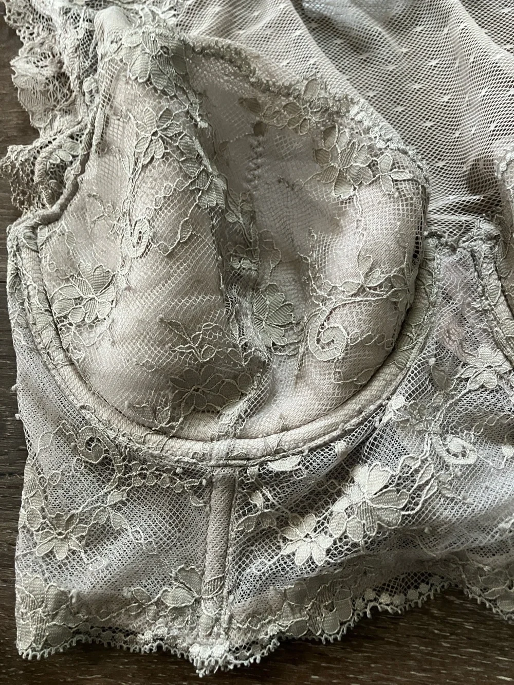 Victoria’s Secret DREAM ANGELS Lace & Dot Mesh High-neck Bra Taupe Sz 34DD